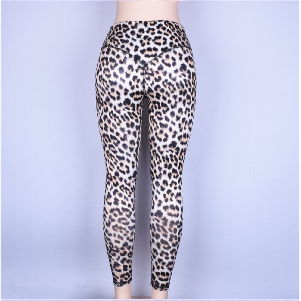 RESTOCKED! Best Seller Leopard Printed Leggings - Picture 8 of 8